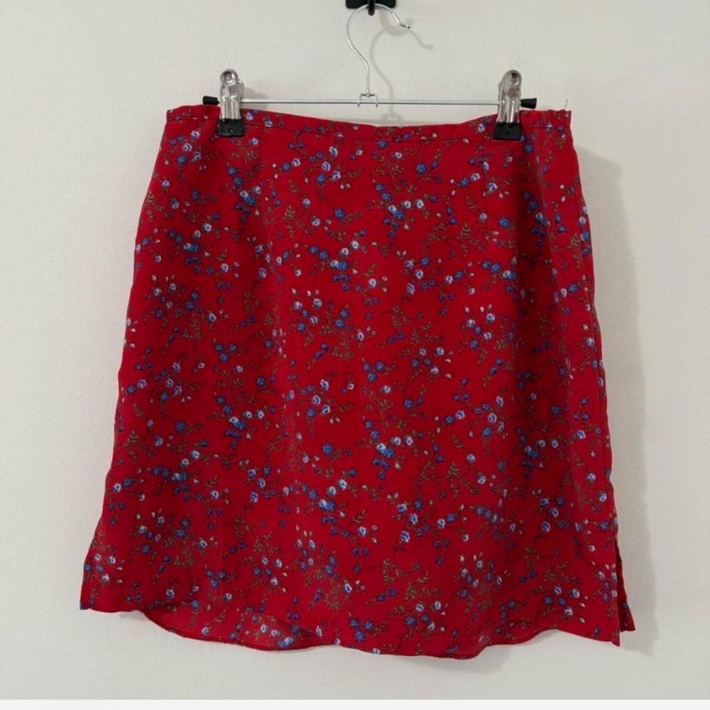 *SOLD* 💙 VINTAGE 90s Red Floral Skort